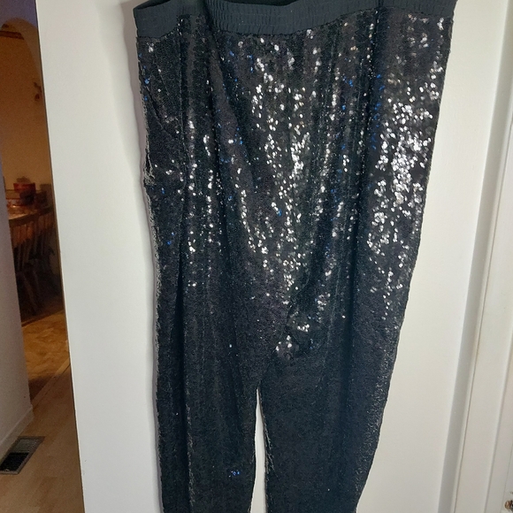 Eloquii Elenents Black Sequin Plus Size Joggers - Picture 5 of 10